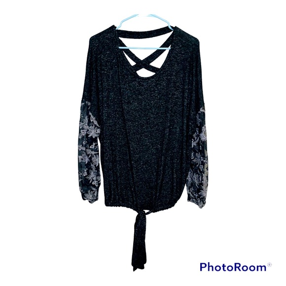 Daytrip top with lace sleeves - Picture 1 of 5